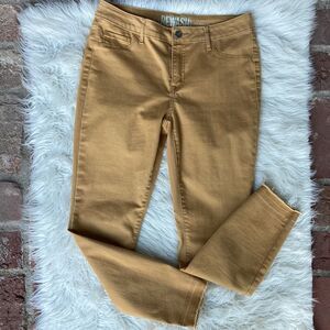 EUC REWASH Los Angeles Stretch Jeans Size 7